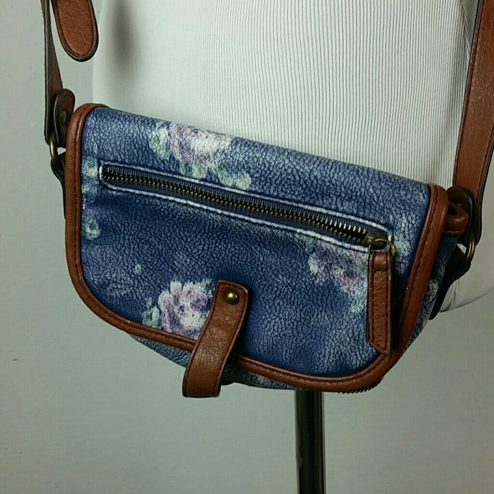 AMERICAN EAGLE l Floral Cross Body Bag B2